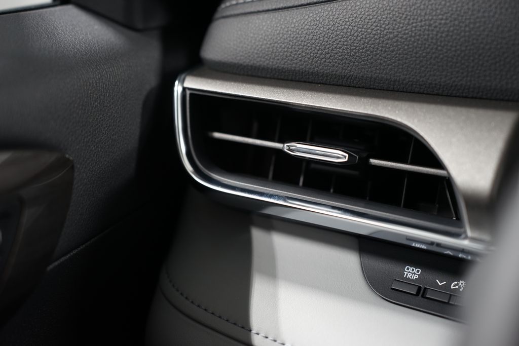 2025 Toyota Highlander Limited 26