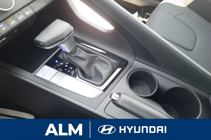 New 2026 White Hyundai SE image 24