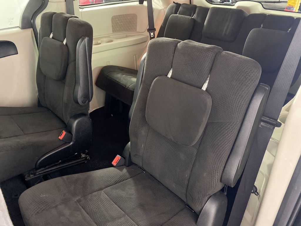2013 Dodge Grand Caravan SXT photo