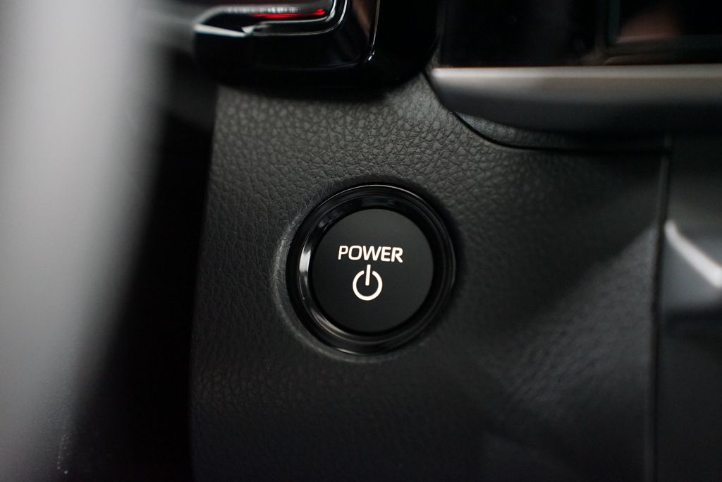 2025 Toyota Camry SE 22