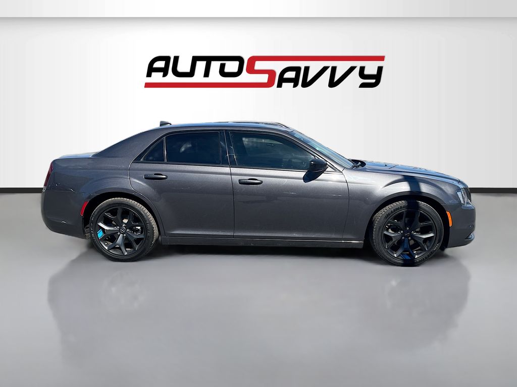 Used 2022 Gray Chrysler Touring image 8