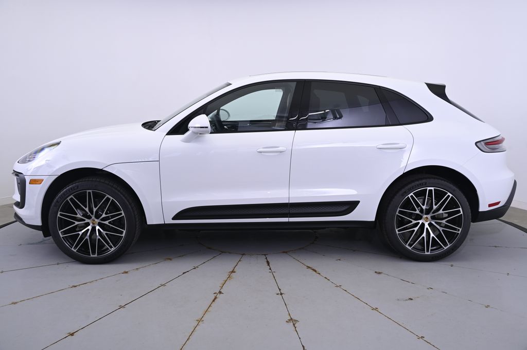 Thumbnail: 2025 Porsche Macan - 2
