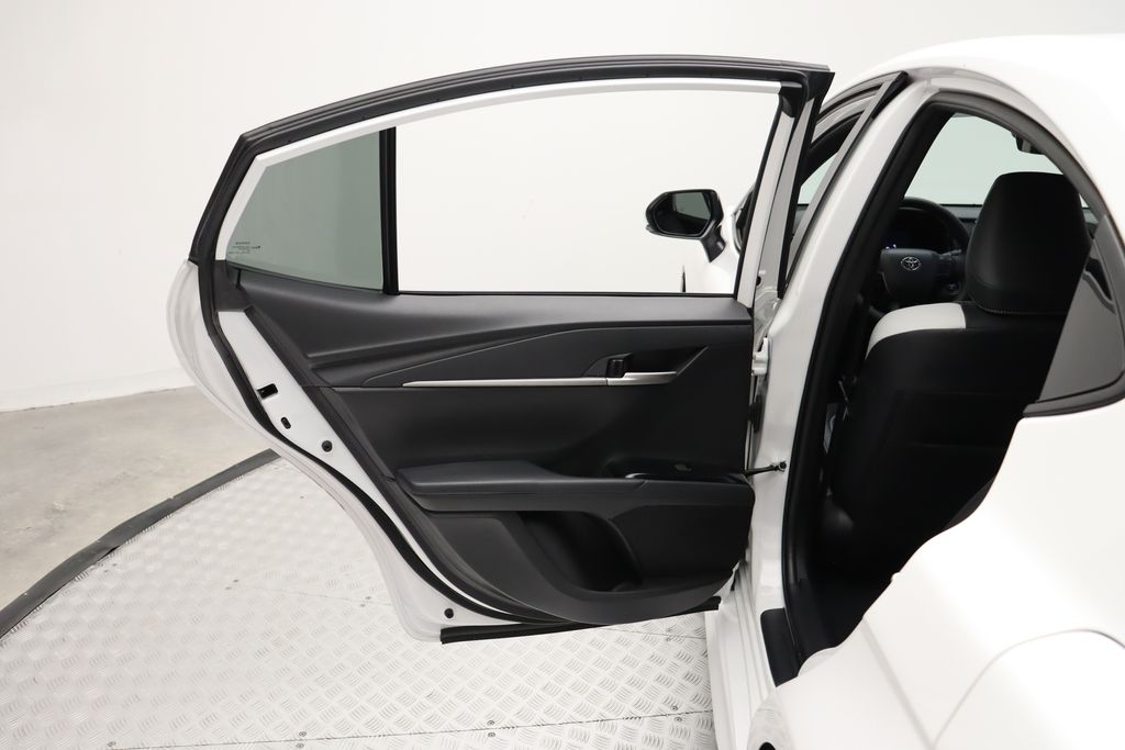 Thumbnail: 2025 Toyota Camry - 21