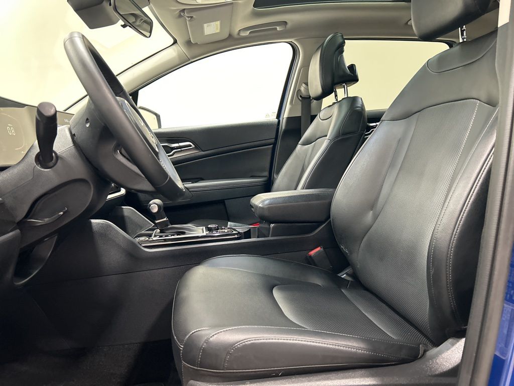 used 2025 Kia Sportage car, priced at $28,914