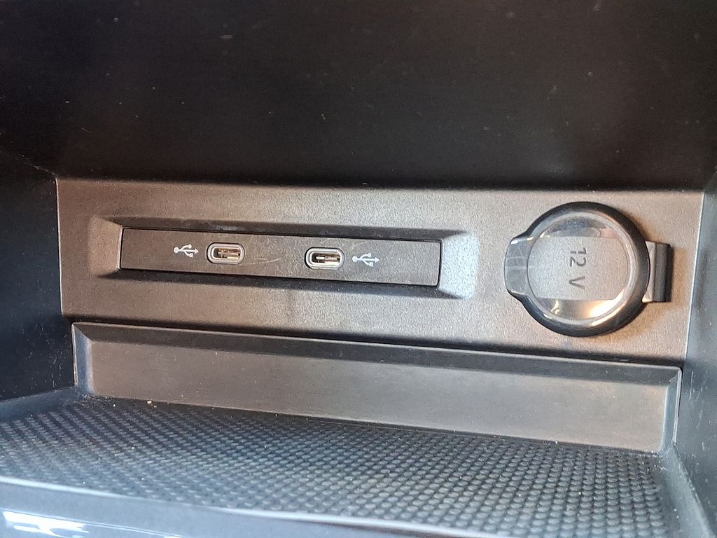 Thumbnail: 2021 Volkswagen Tiguan - 24