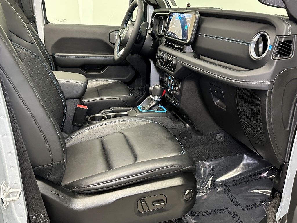 Thumbnail: 2024 Jeep Wrangler - 15