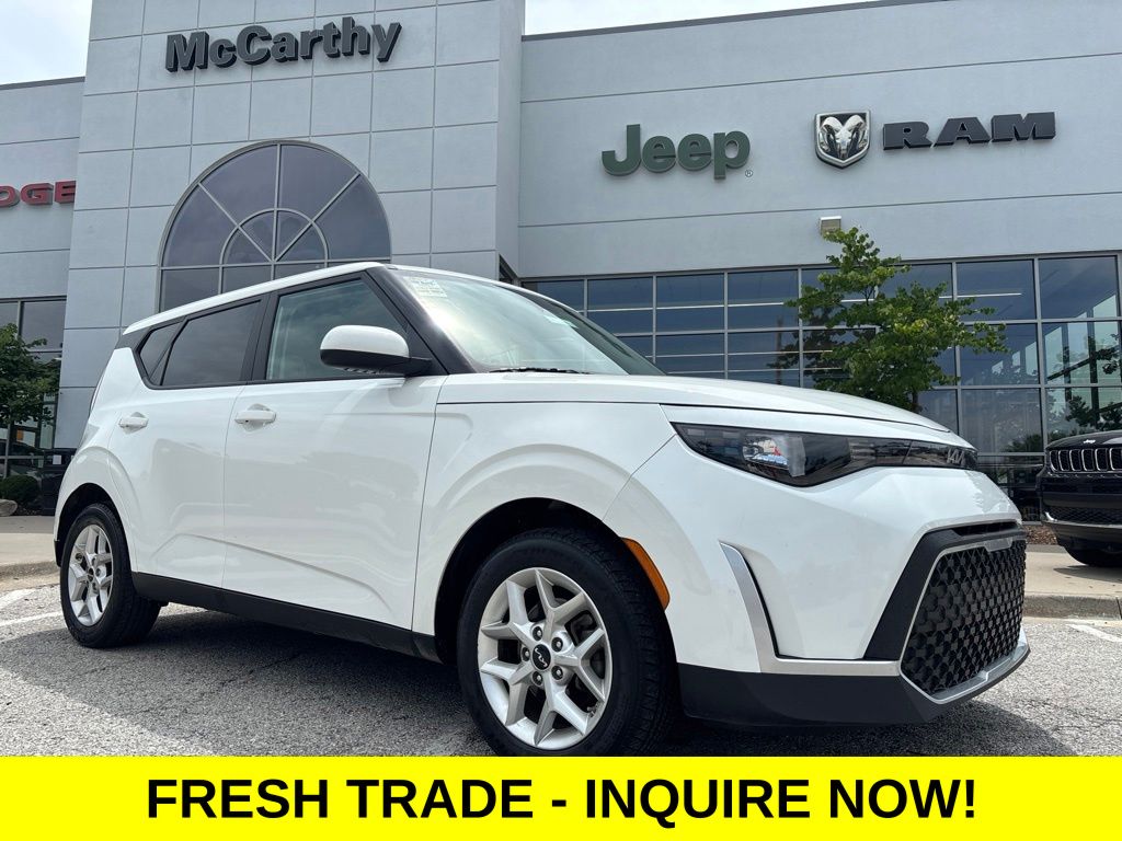 Snow White Pearl 2025 Kia Soul SUV / Crossover Front-Wheel Drive Continuously Variable Transmission