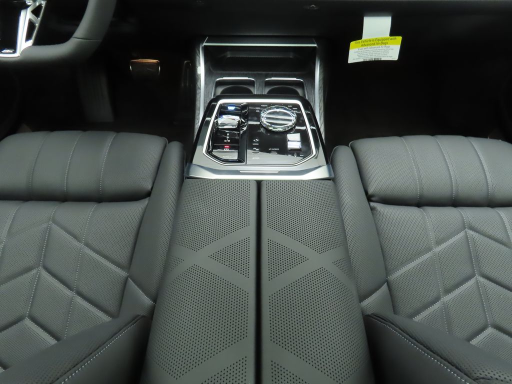 Thumbnail: 2026 BMW i7 - 16