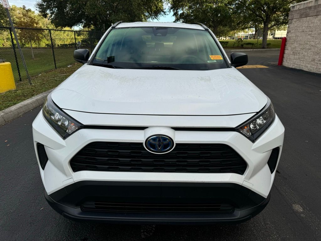 2022 Toyota RAV4 LE 8