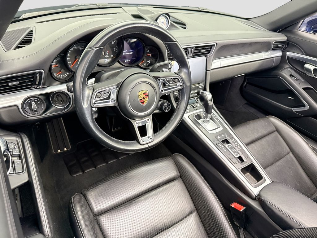 Thumbnail: 2017 Porsche 911 - 17