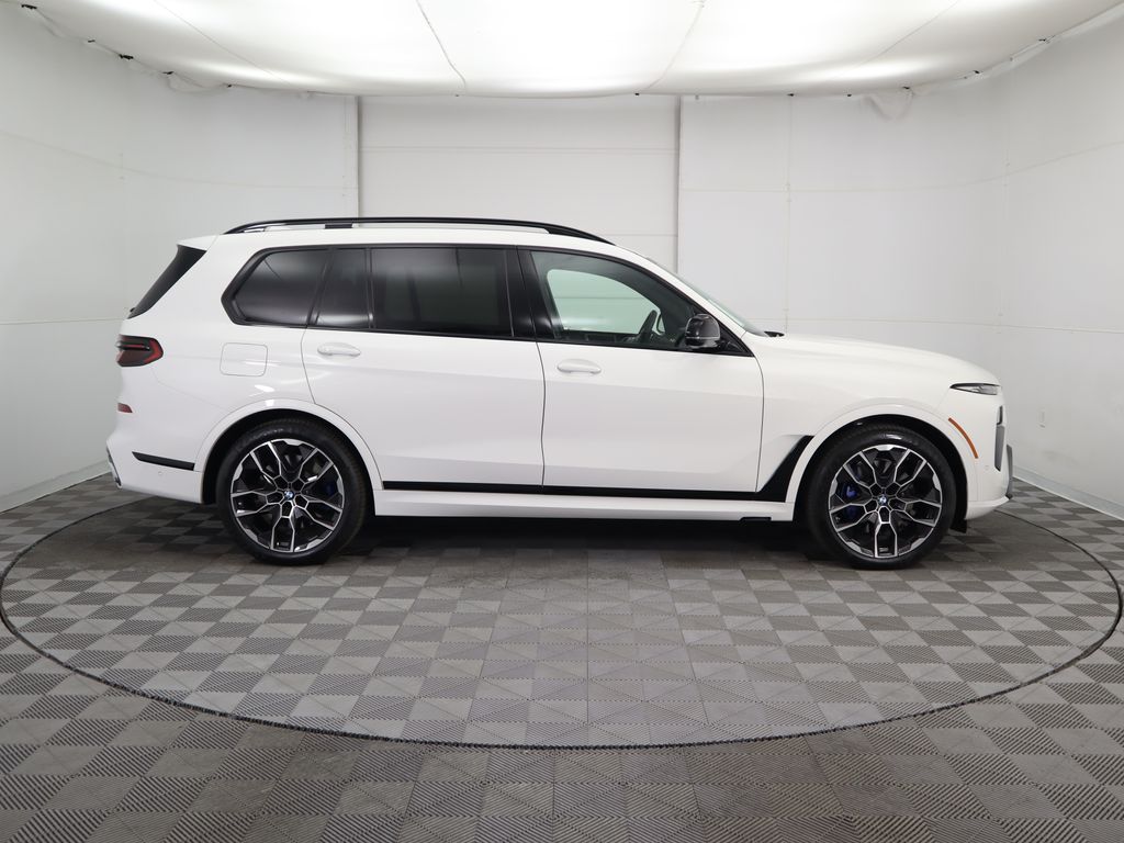 2025 BMW X7 M60i 4