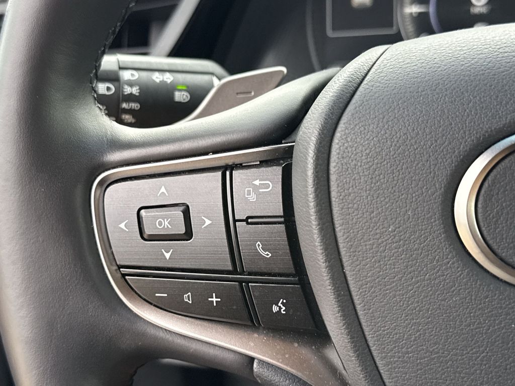 Thumbnail: 2025 Lexus ES - 26