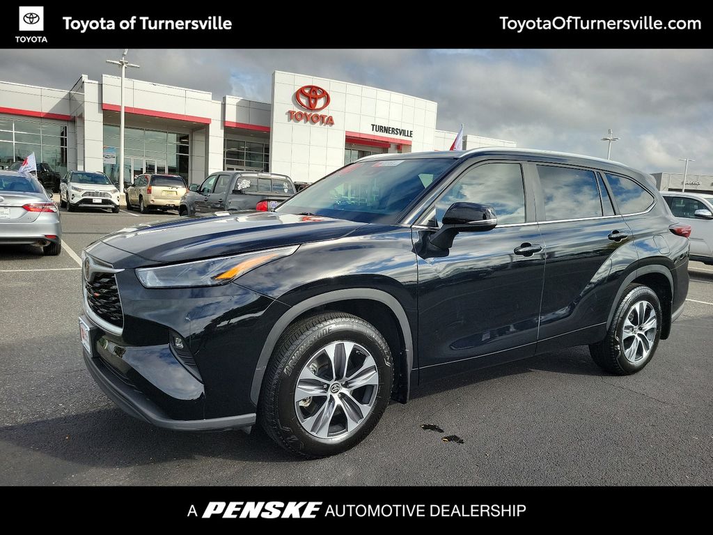 2024 Toyota Highlander XLE -
                Turnersville, NJ