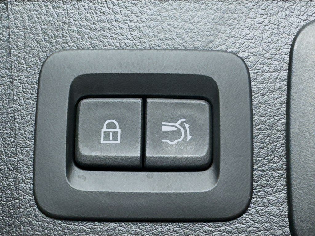 Used Car 2025 Mazda Cx-50 Hybrid  Preferred For Sale Under $30,000 In Austin, Texas