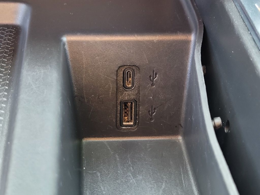 Used 2024 Black GMC Elevation image 22