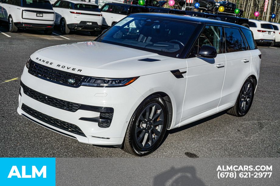 Used 2023 White Land Rover SE Dynamic image 14
