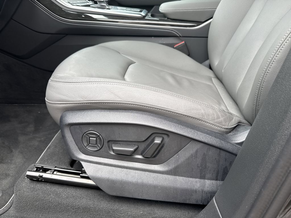 2025 Audi Q7 55 Premium Plus - 9