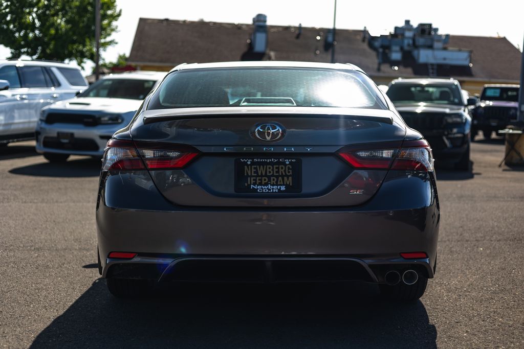 2024 Toyota Camry SE Nightshade thumbnail 8