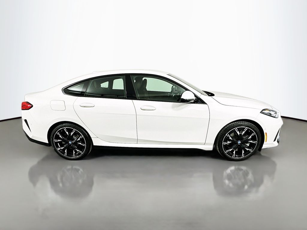 Thumbnail: 2025 BMW 2 Series - 4