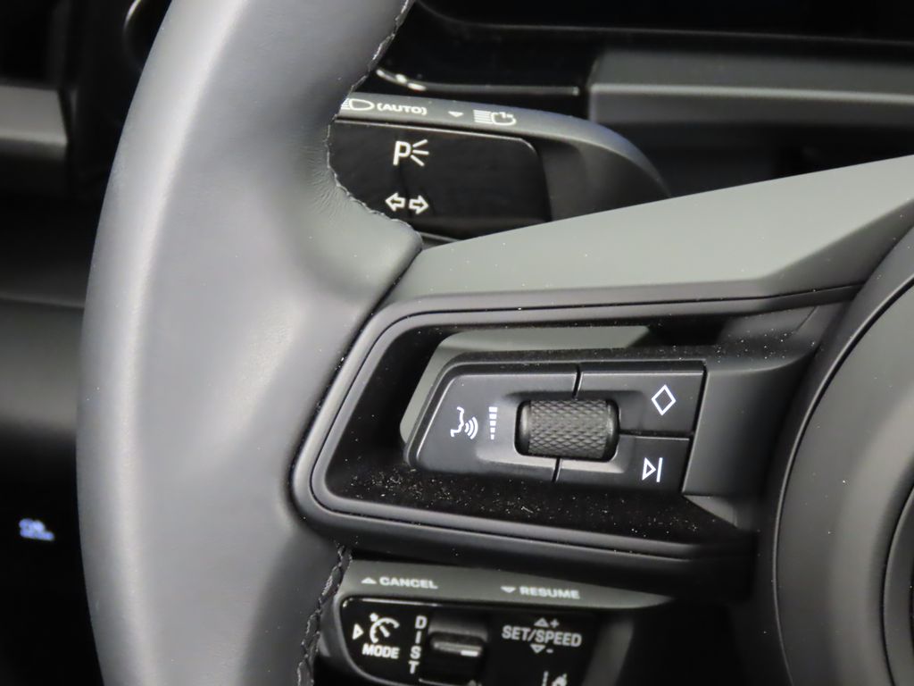 Thumbnail: 2025 Porsche Macan - 20