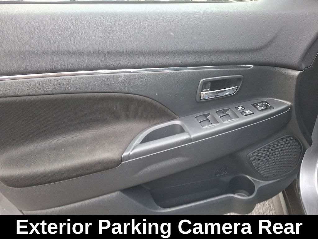 Thumbnail: 2023 Mitsubishi Outlander Sport - 13