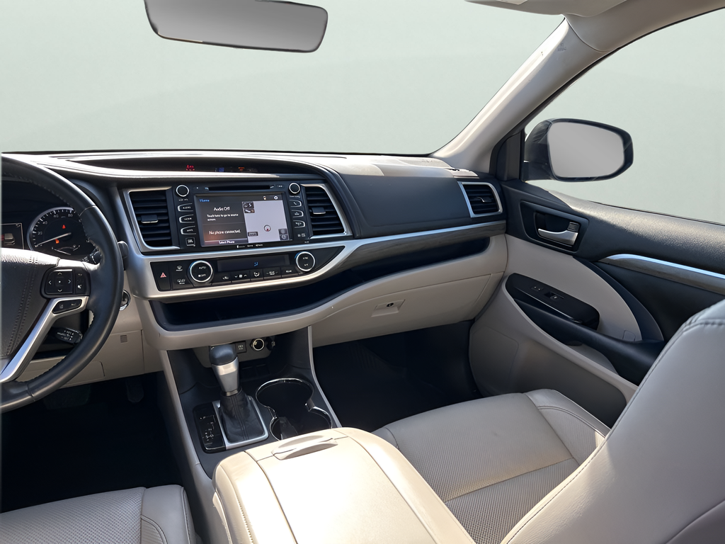 Used Car 2018 Toyota Highlander  For Sale Under $30,000 In Austin, Texas