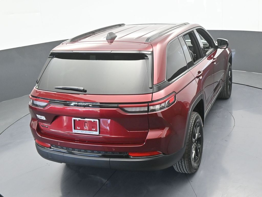 New 2025 Velvet Red Pearlcoat Jeep Laredo image 45