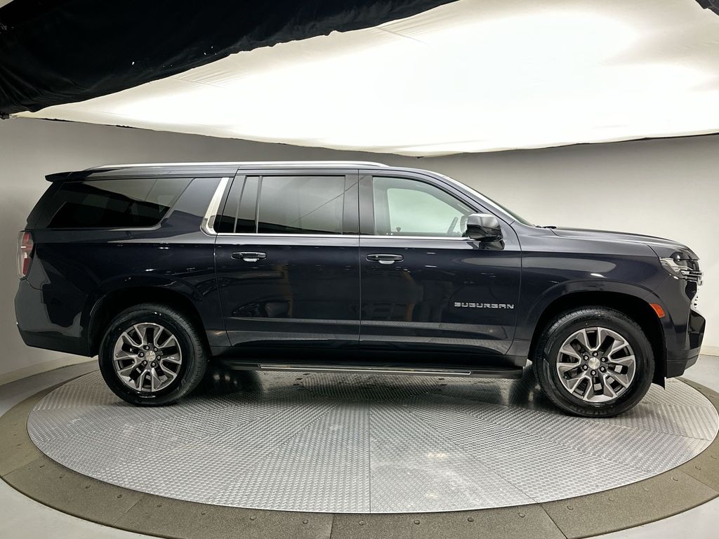 Thumbnail: 2022 Chevrolet Suburban - 14