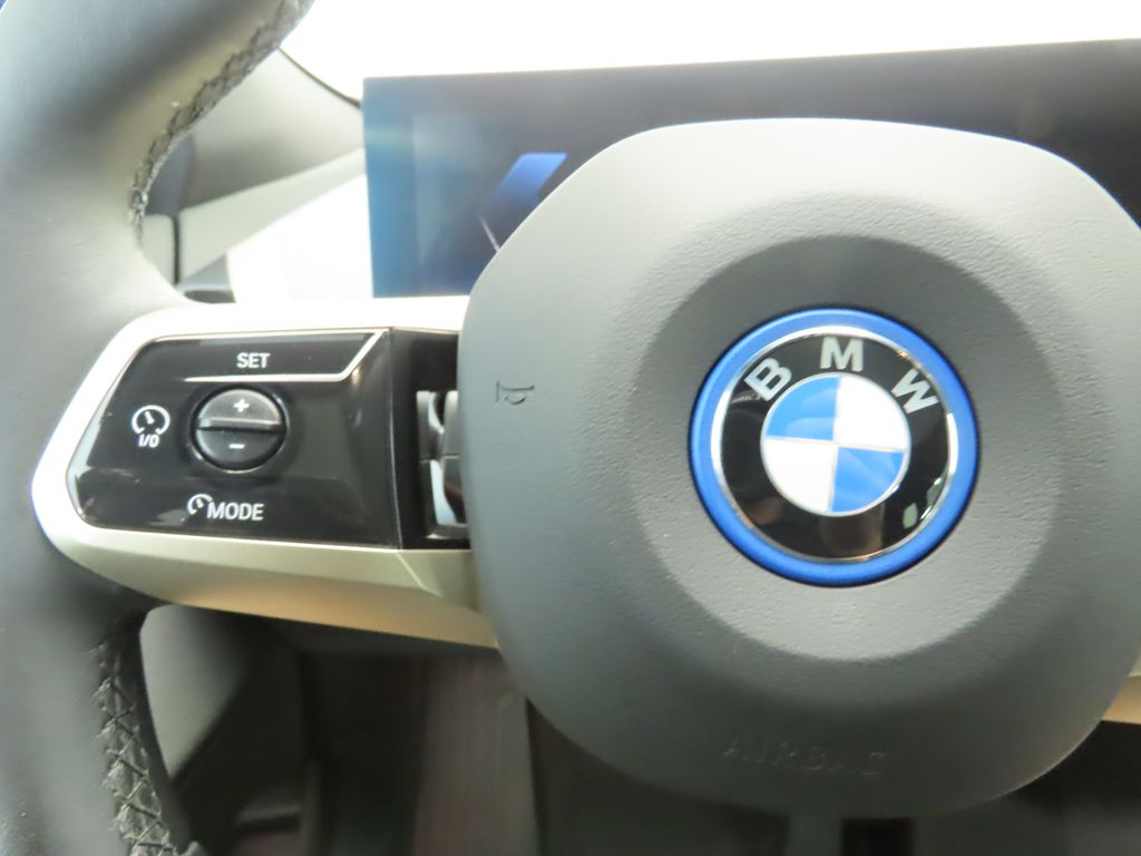 Thumbnail: 2024 BMW iX - 11
