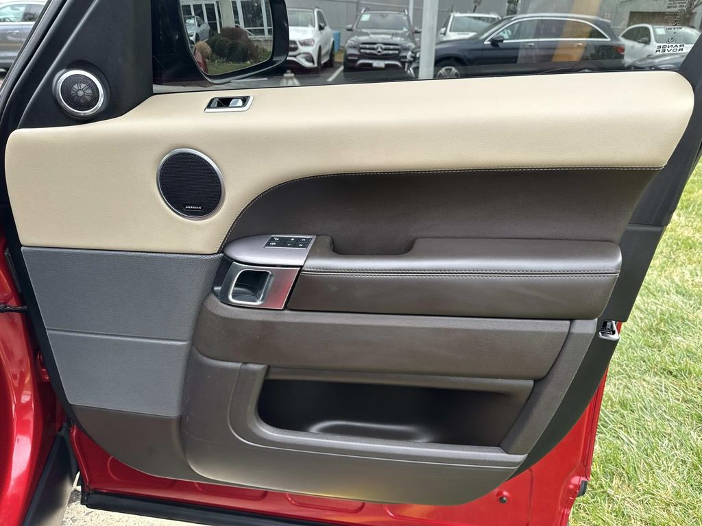 Thumbnail: 2019 Land Rover Range Rover Sport - 19