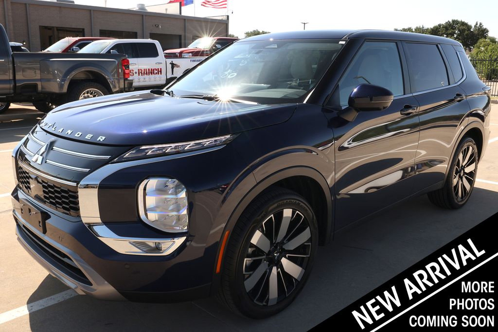 Cosmic Blue Metallic 2025 Mitsubishi Outlander SUV / Crossover Front-Wheel Drive Continuously Variable Transmission