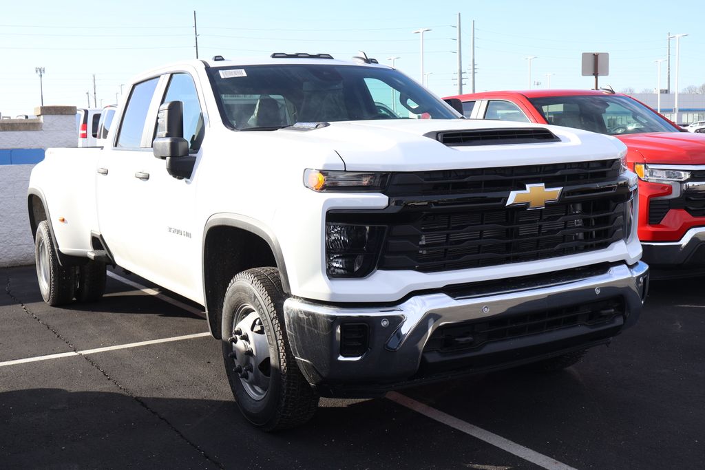 2025 Chevrolet Silverado 3500 Work Truck 3