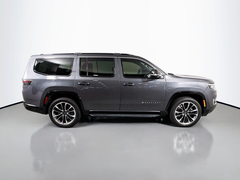 Thumbnail: 2023 Jeep Wagoneer - 4