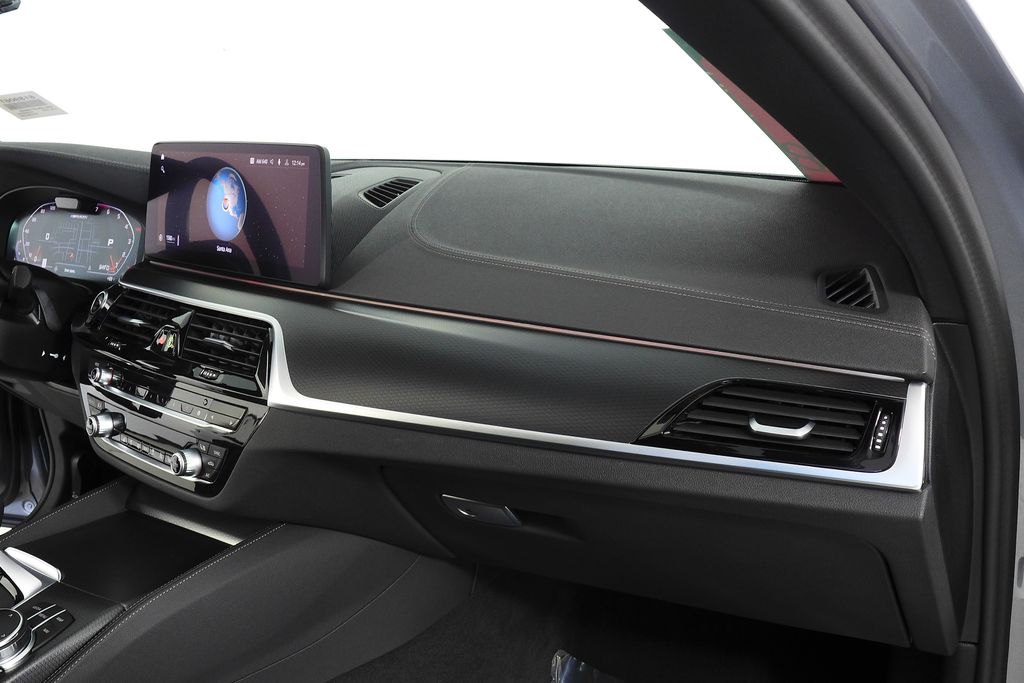 Thumbnail: 2023 BMW 5 Series - 14