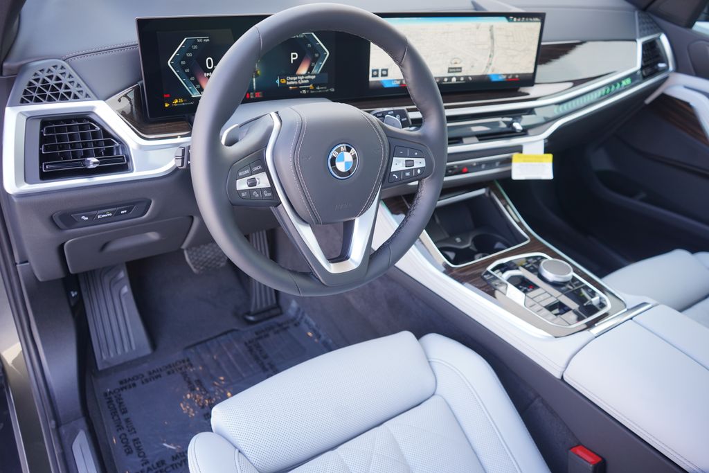 2025 BMW X5 xDrive50e 13