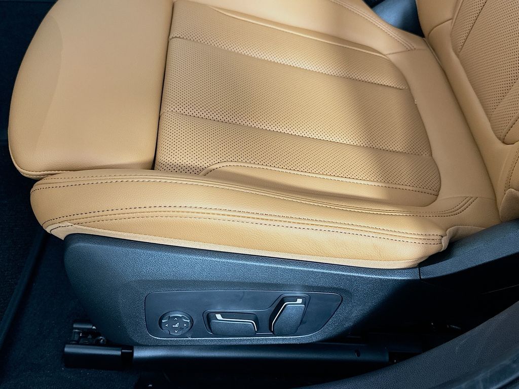 Thumbnail: 2024 BMW 3 Series - 21