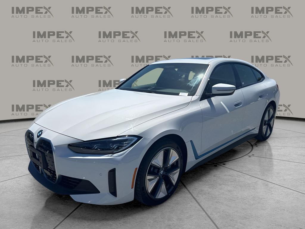2023 BMW i4 eDrive35's photo