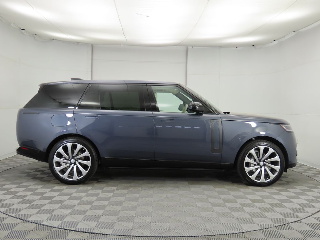 Thumbnail: 2025 Land Rover Range Rover - 4