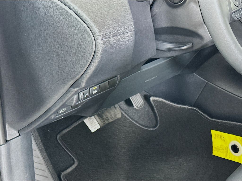 Thumbnail: 2025 Toyota Corolla Cross - 10