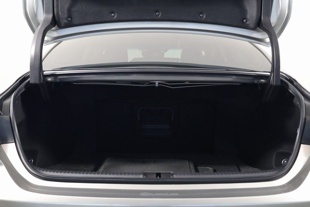 Thumbnail: 2019 Lexus ES - 14