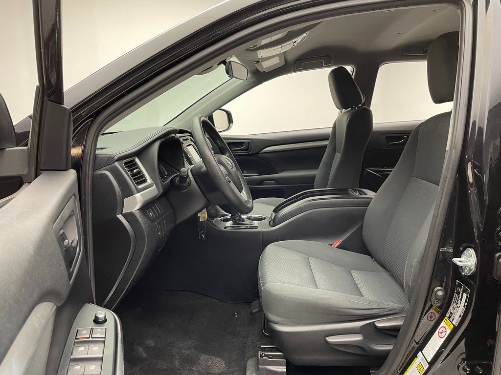 Thumbnail: 2019 Toyota Highlander - 12