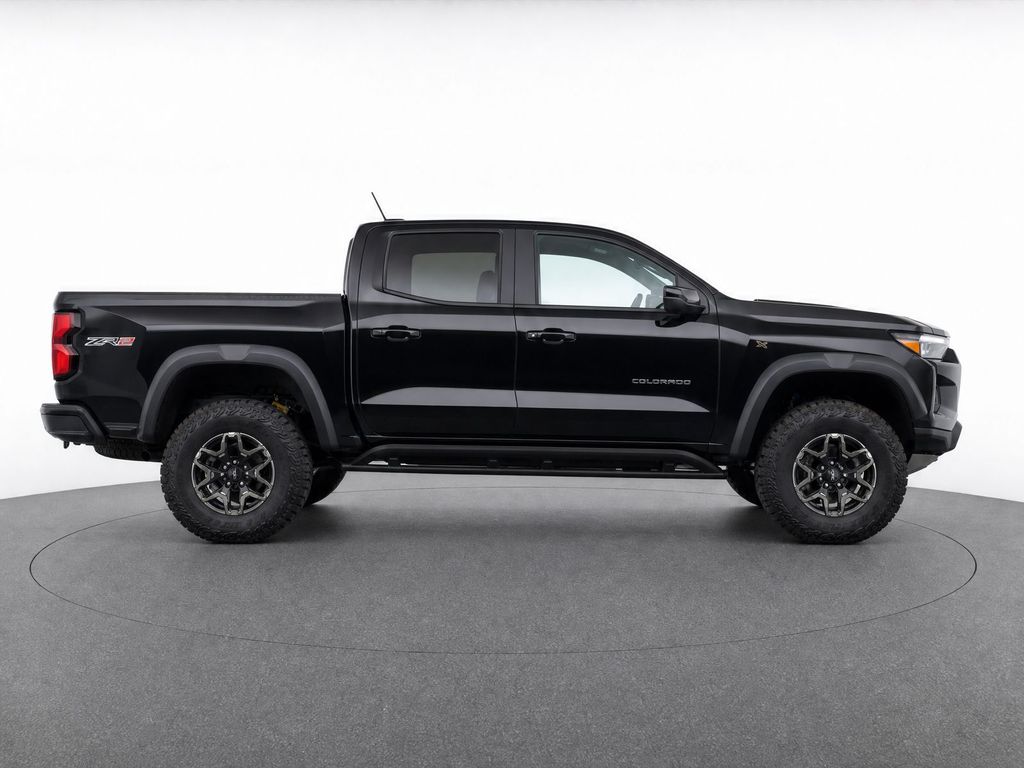 Thumbnail: 2026 Chevrolet Colorado - 32