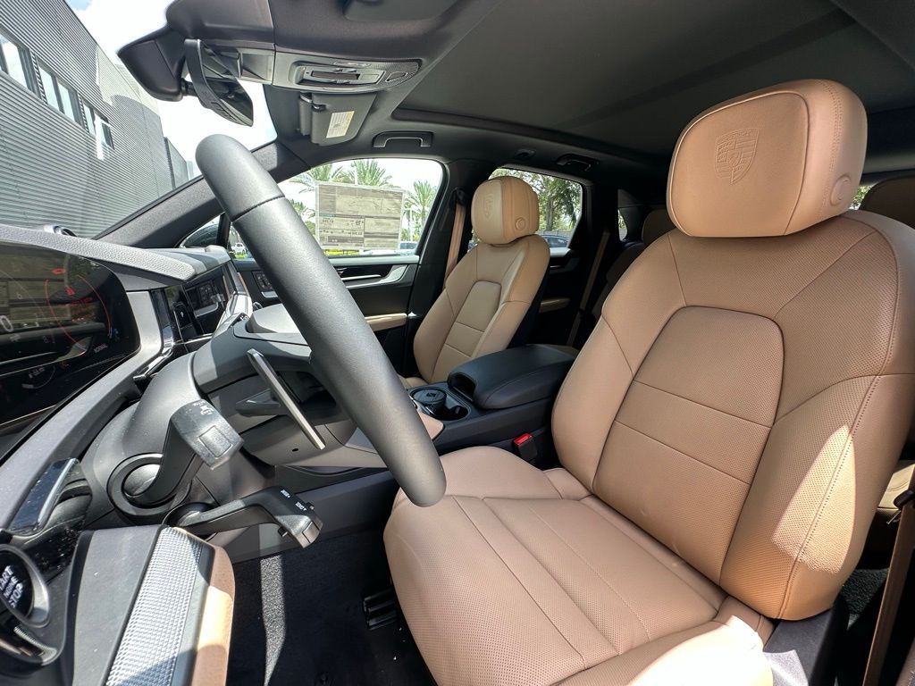 Thumbnail: 2025 Porsche Cayenne - 5