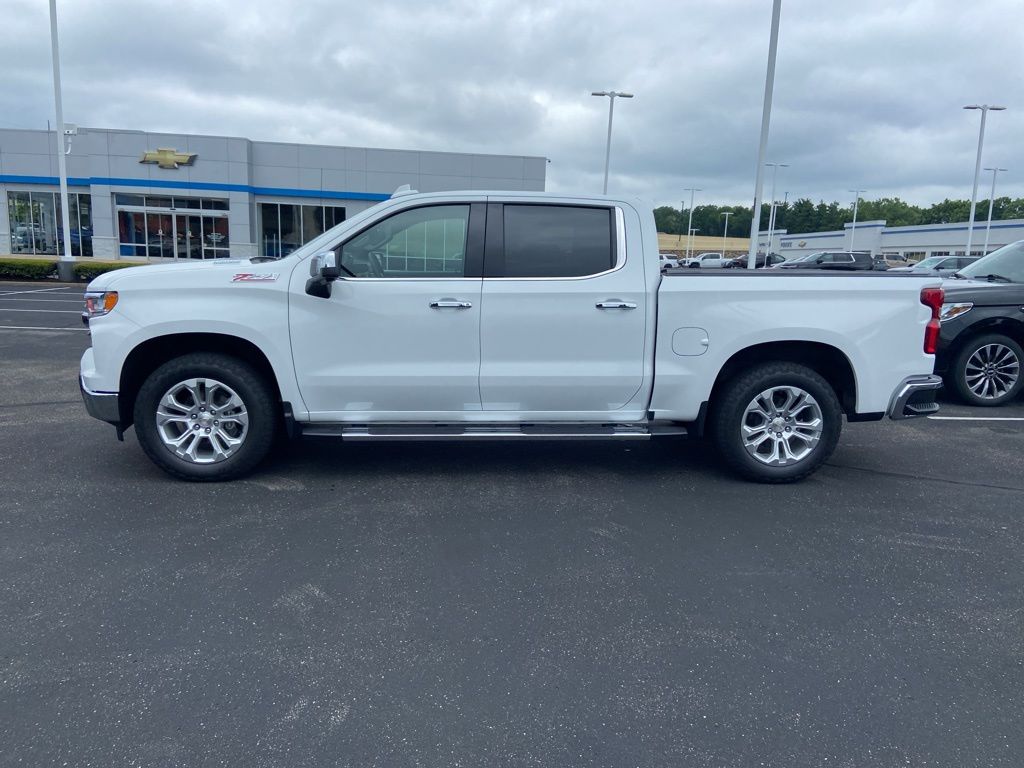 Thumbnail: 2024 Chevrolet Silverado 1500 - 2