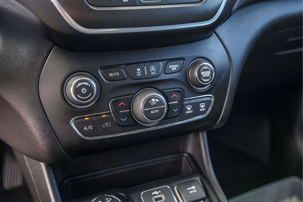 Used Car 2019 Jeep Cherokee  Trailhawk For Sale Under $20,000 In Austin, Texas