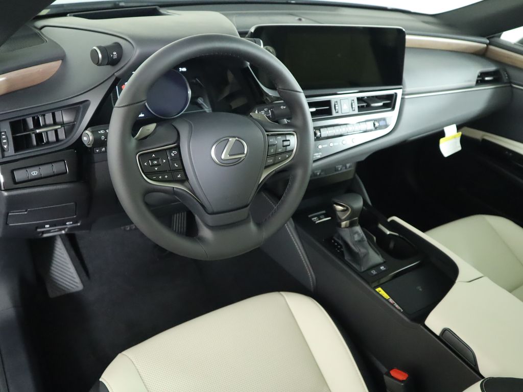 2025 Lexus ES Hybrid 300h 10