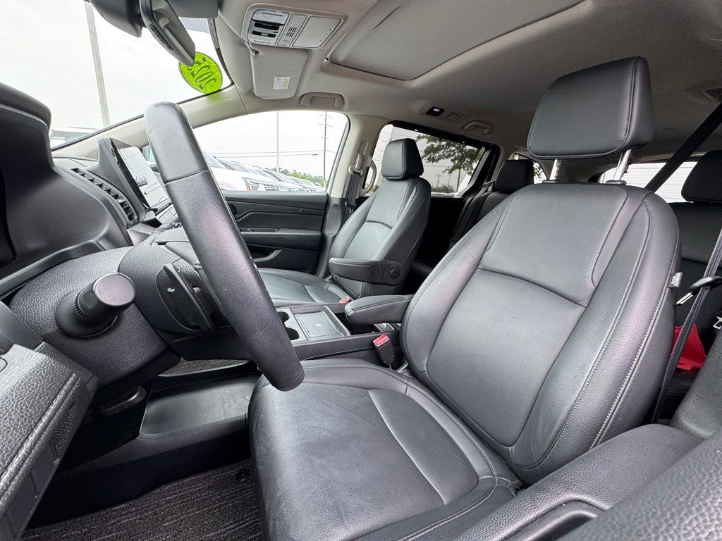 Used 2025 Honda Odyssey Van