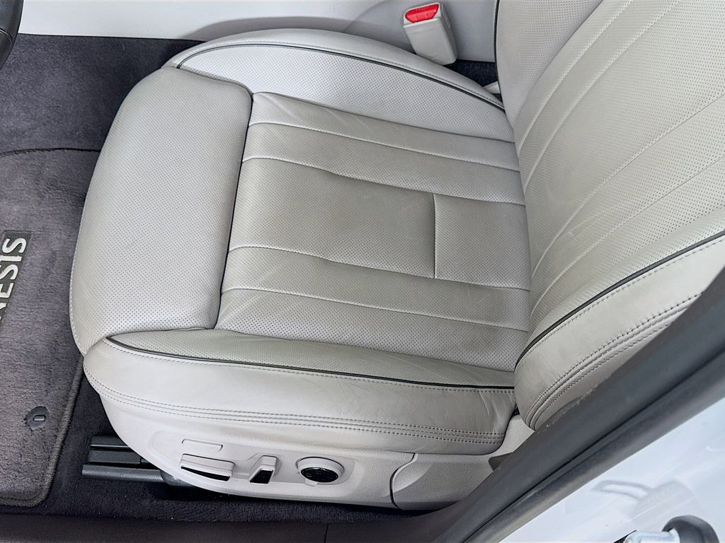 Thumbnail: 2018 Genesis G80 - 20