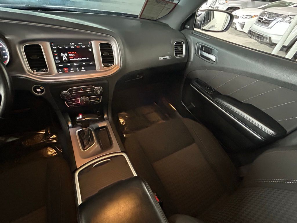 Used 2023 Destroyer Gray Clearcoat Dodge SXT image 9