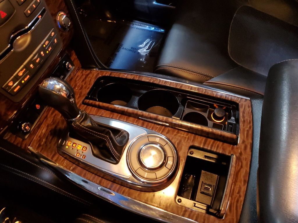 2017 Nissan Armada Platinum photo